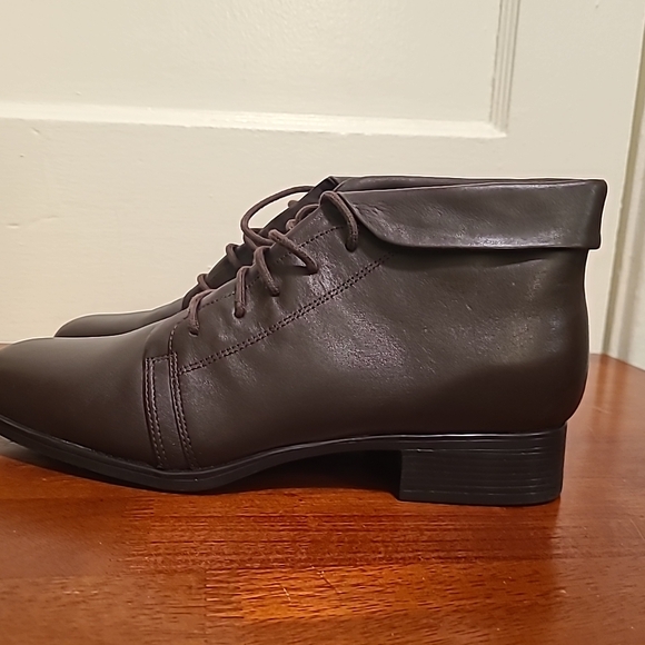 Men's Brown Leather Ankle Boots - Picture 1 of 8